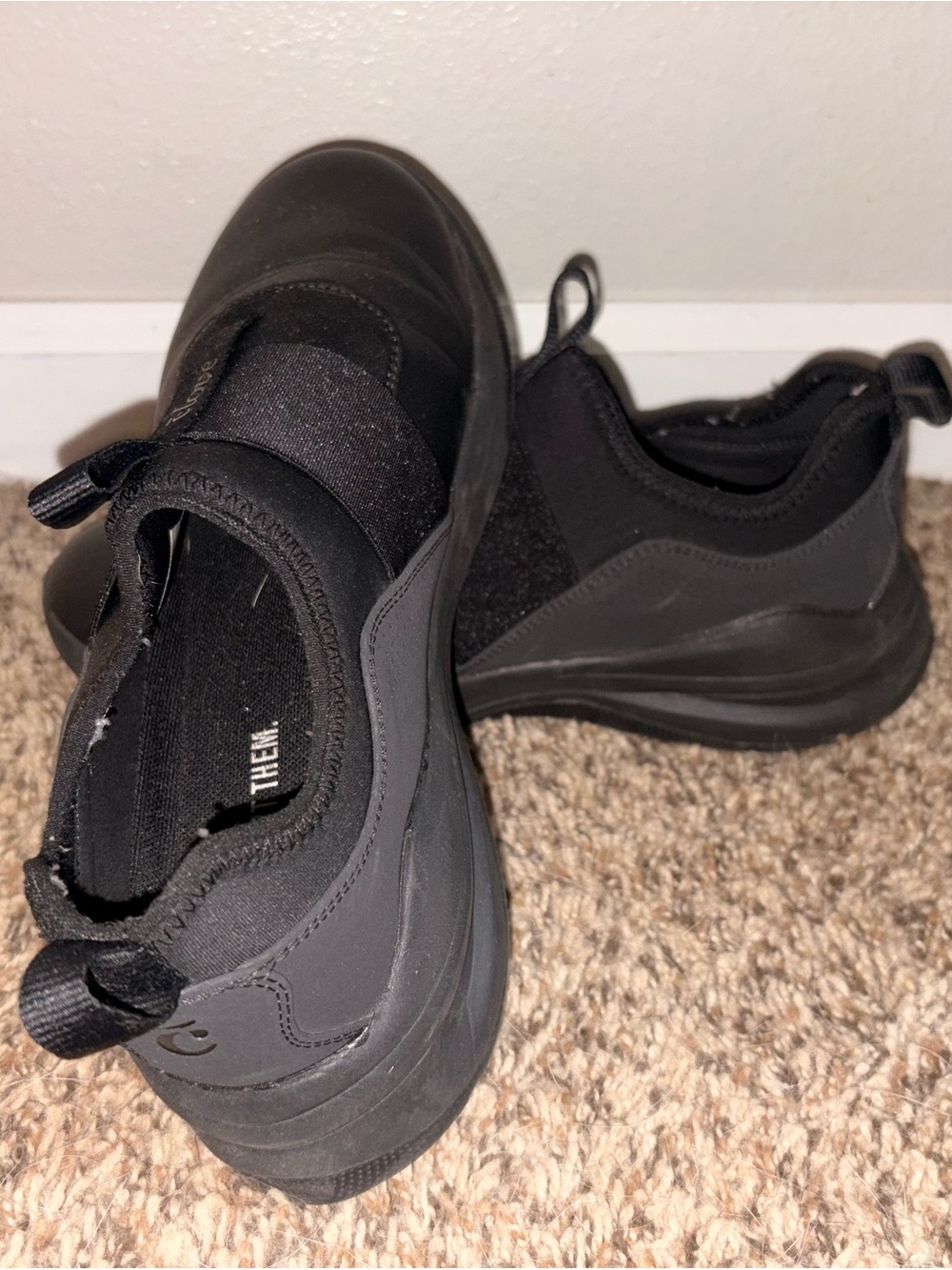 Women’s Slip-On Black Sneakers